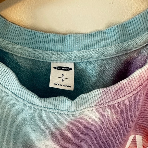 3 for $15 Old Navy Multicolor Tie-Dye Crewneck - Picture 2 of 3